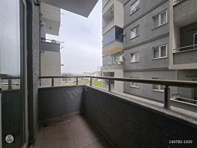 ÜSTÜNELDEN GÖRÜKLEDE EŞYALI,KİRACISIZ 2+1 SATILIK DAİRE - Görsel 4