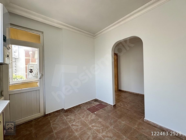 CADDEBOSTAN VARON YETKİLİ BAĞDATA 2.BİNA 155M2 KATTATEK BALKONLU - Görsel 13