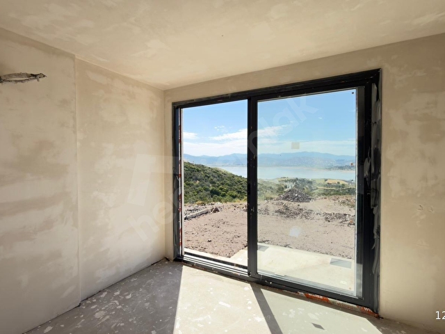 Boğaziçinde Satılık Göl ve Doğa Manzaralı Bitişik Nizam Villa - Görsel 11