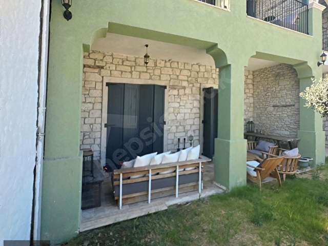 ALAÇATI 2+1 SİTE İÇERİSİNDE HAVUZLU BALKONLU TERS DUBLEKS DAİRE - Görsel 16