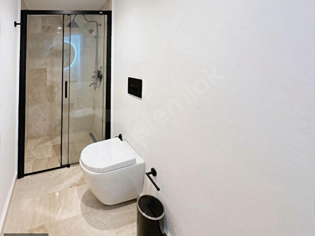 ALAÇATI 2+1 SİTE İÇERİSİNDE HAVUZLU BALKONLU TERS DUBLEKS DAİRE - Görsel 25