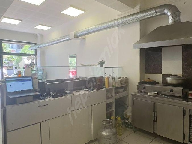 Marmara Park Yanı Merkezi konumda 45 M2 Devren Kiralık Dükkan - Görsel 4