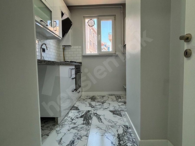 DİRECTTEN İÇİ TAMAMEN YENİLENMİŞ, LÜKS VE MODERN TASARIM SAHİP, KATTA TEK, AYRI MUTFAKLI, 2+1!! - Görsel 15