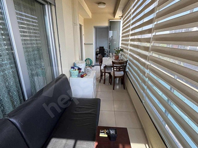 Bayraklıda cadde üzeride büyük geniş satılık daire - Görsel 12