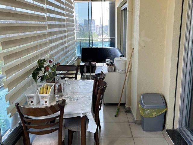 Bayraklıda cadde üzeride büyük geniş satılık daire - Görsel 9