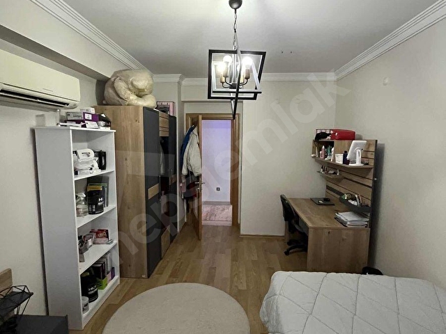 Bayraklıda cadde üzeride büyük geniş satılık daire - Görsel 16