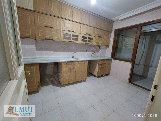 GAZİOSMANPAŞA KÜÇÜKKÖY BEŞYOL DE KİRALIK DAİRE BİRİNCİ KAT BALKONLU 2+1 95 M2 - Görsel 10