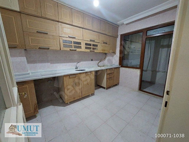 GAZİOSMANPAŞA KÜÇÜKKÖY BEŞYOL DE KİRALIK DAİRE BİRİNCİ KAT BALKONLU 2+1 95 M2 - Görsel 12
