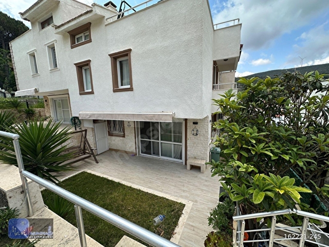 MAVİ BONCUKTAN 4+1 Denize 200 Mt Mesafede Komple Tadilatlı