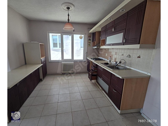 OMURTAK CADDESİNE CEPHE EV-OFİS İÇİN UYGUN KIRALIK 2+1 DAİRE