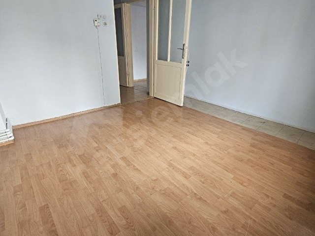 topçuasımda çift cephe,ana cadde üzeri,geniş 3+1 kiralık daire - Görsel 9