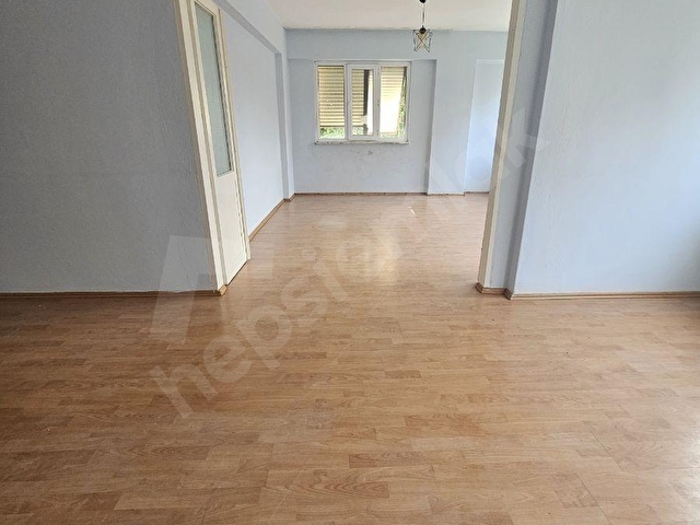topçuasımda çift cephe,ana cadde üzeri,geniş 3+1 kiralık daire - Görsel 3