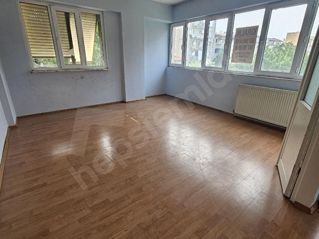topçuasımda çift cephe,ana cadde üzeri,geniş 3+1 kiralık daire - Görsel 4