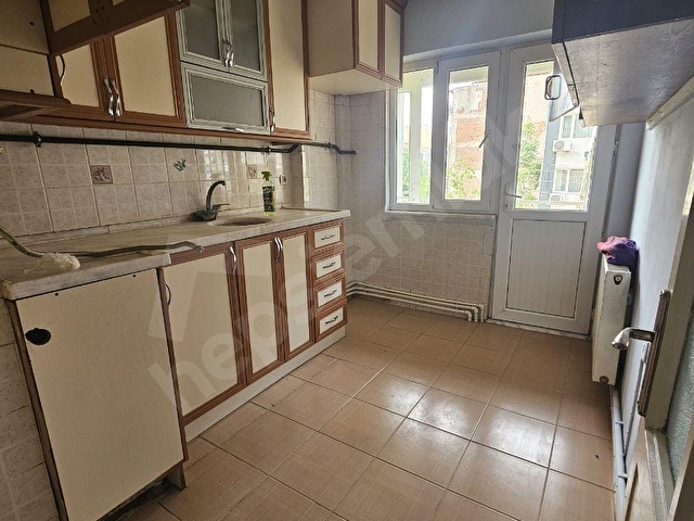 topçuasımda çift cephe,ana cadde üzeri,geniş 3+1 kiralık daire - Görsel 7