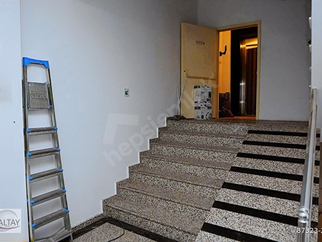 ATAŞEHİR KAYIŞDAĞ CADDESİ ÜZERİNDE 3 KATLI PLAZA & OFİS 1000 M2 - Görsel 27