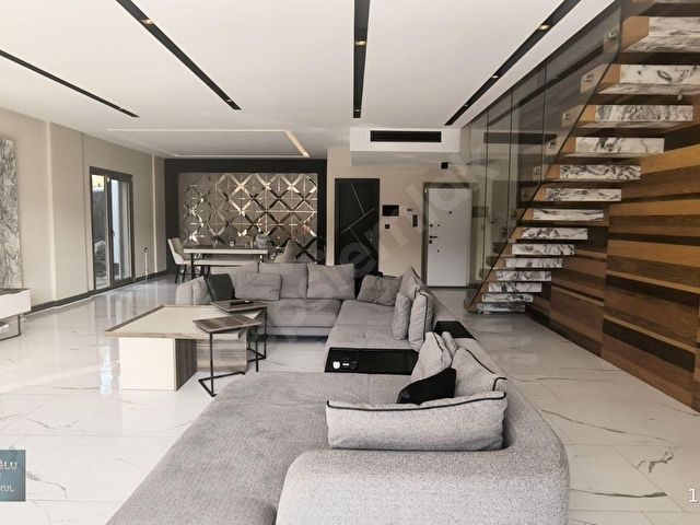 İki Villanın Gücünden Doğan Tek Yaşam Özel Havuzlu Prestij Villa - Görsel 11