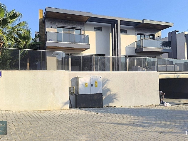 İki Villanın Gücünden Doğan Tek Yaşam Özel Havuzlu Prestij Villa - Görsel 2