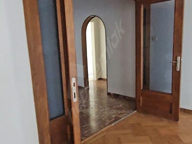 AMERİKAN HASTANESİ KARŞISINDA KÖŞE DAİRE BOŞ OTURUMA HAZIR - Görsel 12