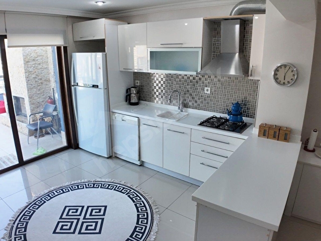BAĞLICADA MÜKEMMEL MANZARALI METRO ÖNÜ 7+2 DUBLEKS DAİRE - Görsel 2