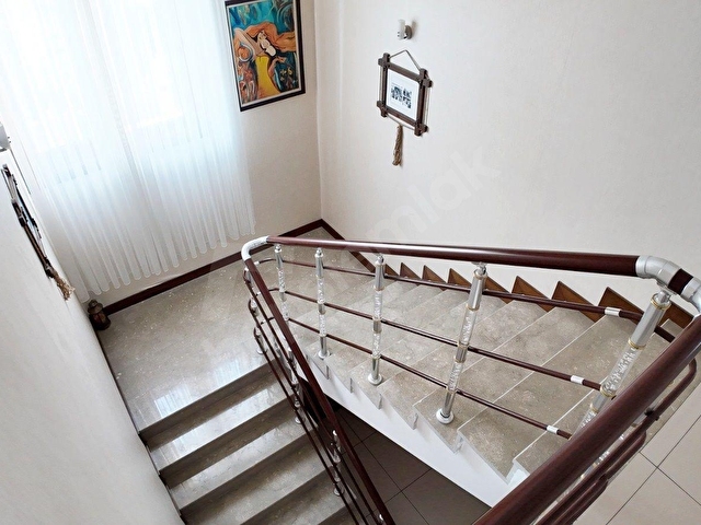 BAĞLICADA MÜKEMMEL MANZARALI METRO ÖNÜ 7+2 DUBLEKS DAİRE - Görsel 17
