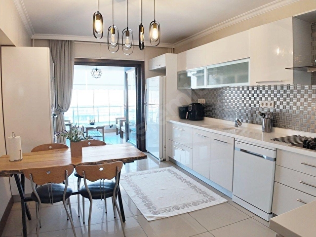 BAĞLICADA MÜKEMMEL MANZARALI METRO ÖNÜ 7+2 DUBLEKS DAİRE - Görsel 4