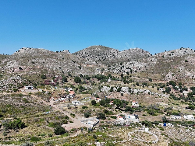 BOZBURUN AYAĞACI KOYUNDA SATILIK DENİZ MANZARALI BAHÇELİ EV
