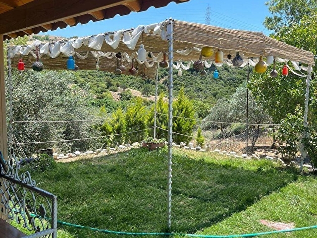 Şakranda eşsiz doğa ile iç içe satılık çiftlik evi - Görsel 16
