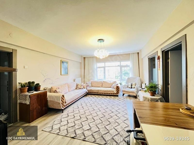KOÇDAN;4+1, BAHÇE KULLANIMLI, CADDE ÜZERİ, 130M2, KOMBİLİ,TEMİZ