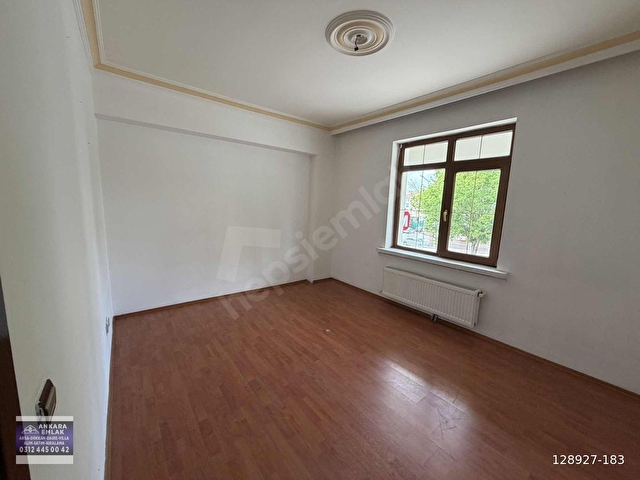 FIRSAT AYVALI CADDESİ MERKEZİ KONUMDA ÖN CEPHE 1. KAT - Görsel 17