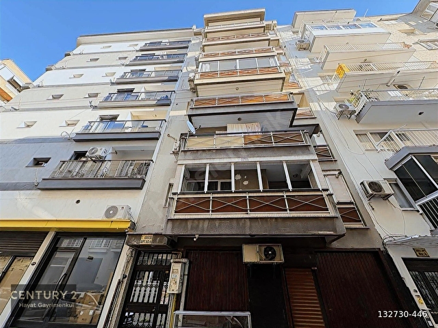 BORNOVA EGE ÜNİVERSİTESİ KARŞISI BAKIMLI KİRALIK 3+1 DAİRE
