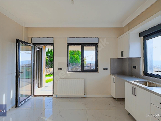 İSTANBULA KOMŞU SEVİNDİKLİDE 560 m² ARSA İÇİNDE HAVUZLU VİLLA - Görsel 19