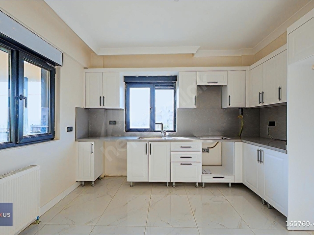 İSTANBULA KOMŞU SEVİNDİKLİDE 560 m² ARSA İÇİNDE HAVUZLU VİLLA - Görsel 14
