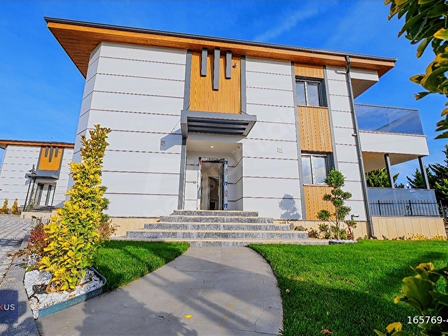 İSTANBULA KOMŞU SEVİNDİKLİDE 560 m² ARSA İÇİNDE HAVUZLU VİLLA - Görsel 9