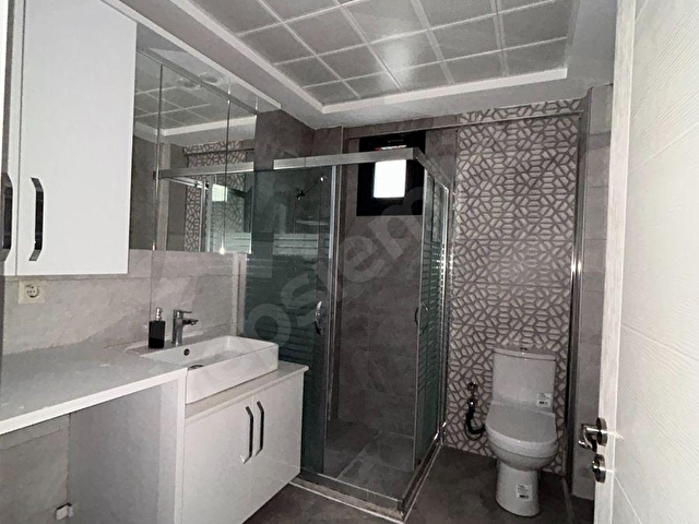 Mithatpaşa Mahallesinde 3+1 120 m2 Bahçeli Lüks Kiralık Daire! - Görsel 20