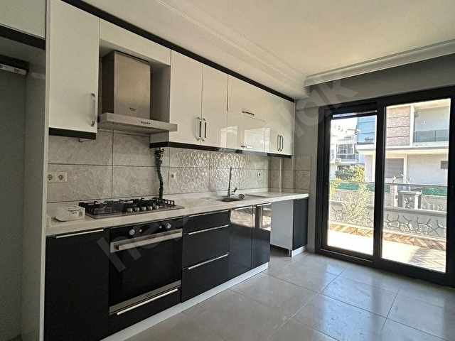 Mithatpaşa Mahallesinde 3+1 120 m2 Bahçeli Lüks Kiralık Daire! - Görsel 14
