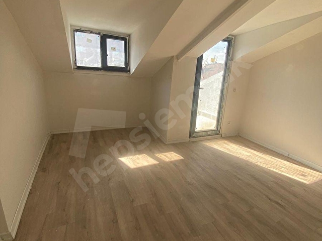 Hamidiye mahallesinde asansörlü 160 m2 sıfır 2+1 lüks dubleks - Görsel 12
