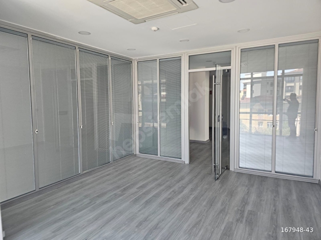 Dudulluya Yakın KDV Avantajlı 950 M2 Köşe İskanlı Plaza - Görsel 25
