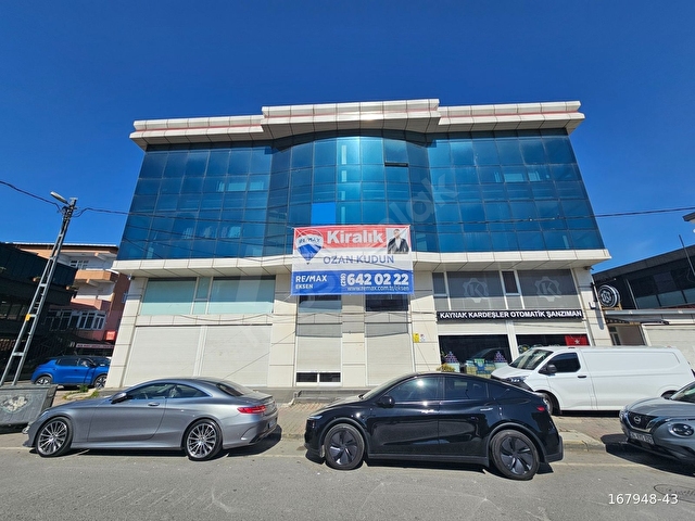 Dudulluya Yakın KDV Avantajlı 950 M2 Köşe İskanlı Plaza