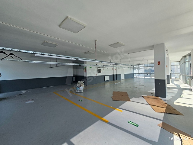 Dudulluya Yakın KDV Avantajlı 950 M2 Köşe İskanlı Plaza - Görsel 22
