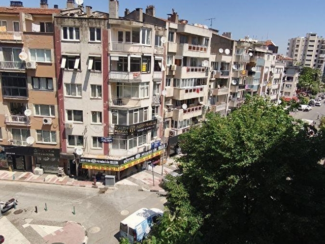 ÇARŞI MERKEZDE CADDE ÜZERİ FIRSAT 2+1 DAİRE - Görsel 3