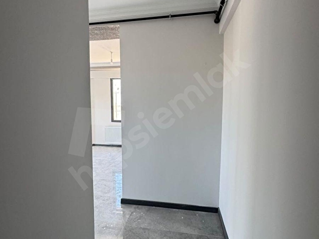 Helvacıda Sıfır 1+1 Kiralık Daire | Asansörlü | Ankastreli | - Görsel 5