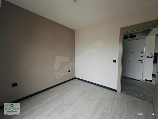 Alaçatıdan sıfır binada/arakat/geniş/uygun/fırsat kiralık 1+1 - Görsel 22
