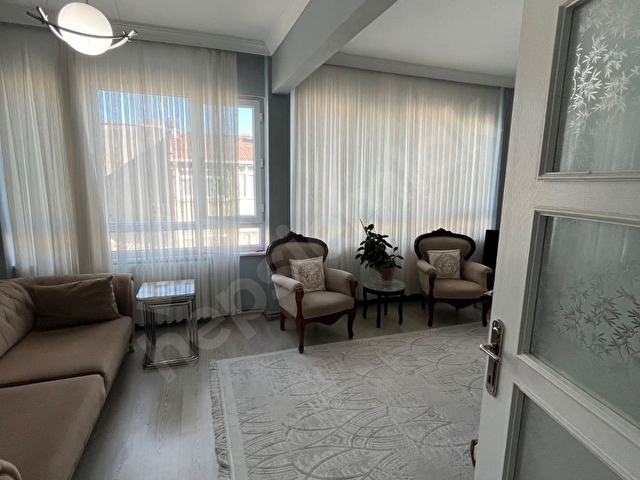 ara kat 4 ketsele giren yatırımlık daire94 metre 2 oda 1salon  caddede daire samatya cadesi - Görsel 3