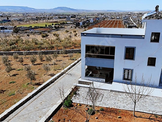 DİYARBAKIR YOLUNDA ŞEHİRE 14km UZAKLIKTA ÖZENLE YAPILMIŞ VİLLA - Görsel 3
