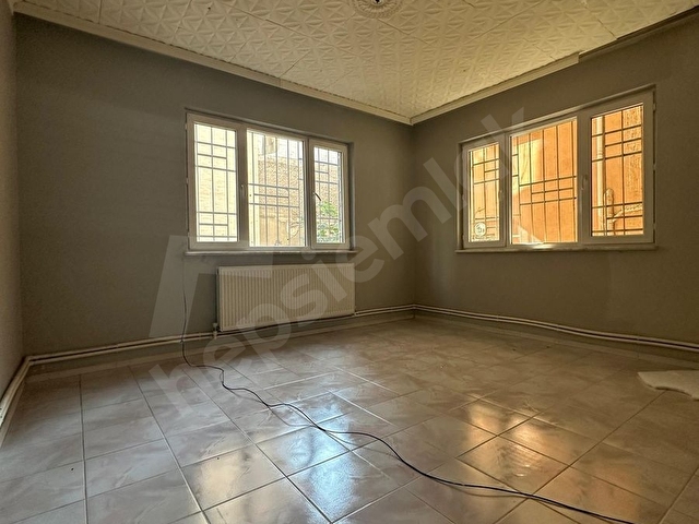 152 Evler Eğitim Caddesinde | Önü Bahçeli 2+1 Kiralık Daire - Görsel 18