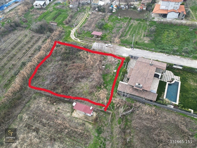 KÖŞE CEPHELİ**VİLLALIK ARSA- YAN PARSELİ PARK --1.200 M2