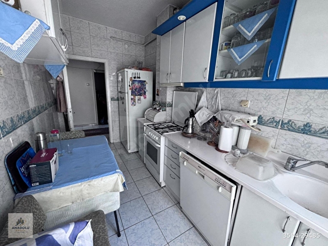 ANADOLUDAN BAHÇELİEVLERDE 3+1 ORTA KAT ÖN GÜNEY OTOPARKLI - Görsel 5