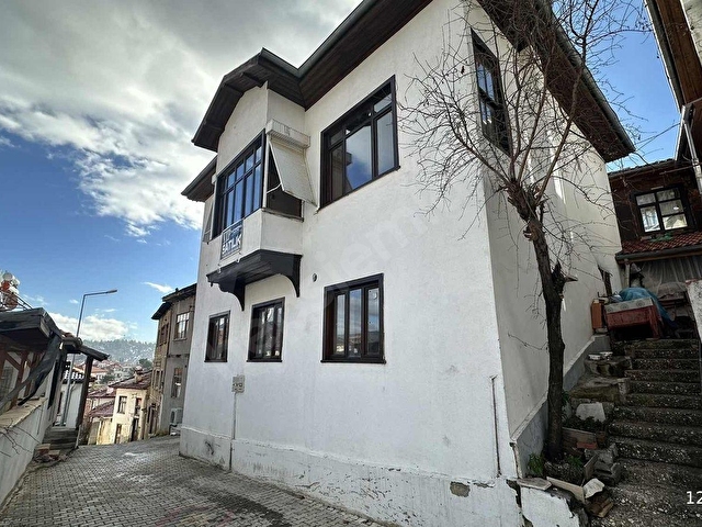 VİP GAYRİMENKULden MERKEZDE MÜSTAKİL İKİ KATLI EV - Görsel 6