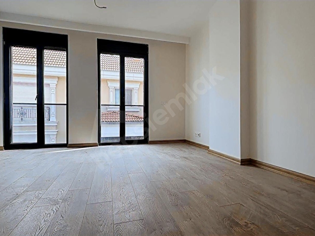 FLORYADA KONAKLI SOKAKTA PERA EMLAKTAN LÜX SATILIK TRİPLEX VİLLA - Görsel 12