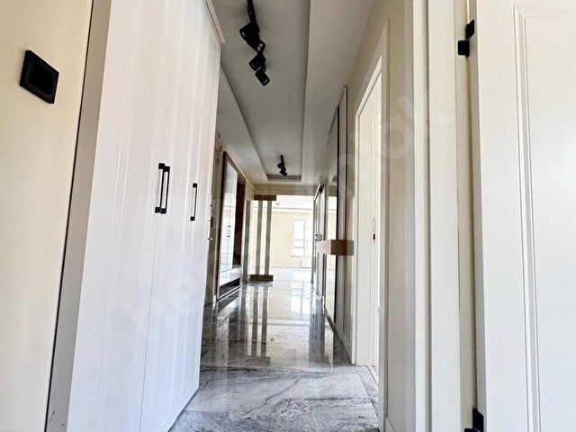 YÜCESOYDAN DİKMEN CADDE ÜZERİ LÜX YAPILI 3+1 ÖN CEPHE - Görsel 23